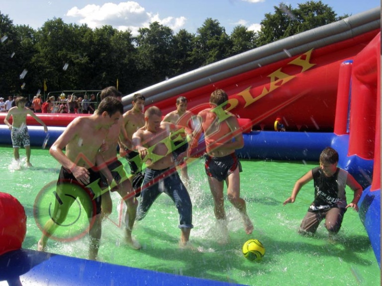 скользский футбол,скользить, скользко, футбол, waterball, водный футбол